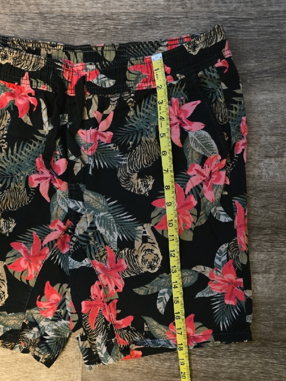 Men's Black Tropical Floral Tiger Shorts with Pink Flowers - Picture 4 of 4